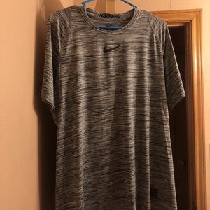 Size L never worn dri fit nike tee